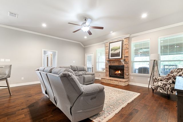 8000 Rodeo Drive, Denton, TX 76208