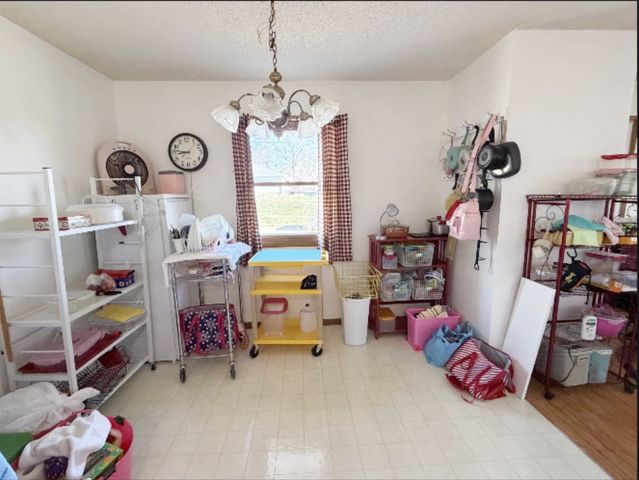 908 Gordon Drive, Knoxville, IA 50138