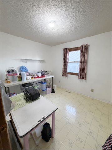 908 Gordon Drive, Knoxville, IA 50138