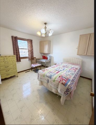 908 Gordon Drive, Knoxville, IA 50138