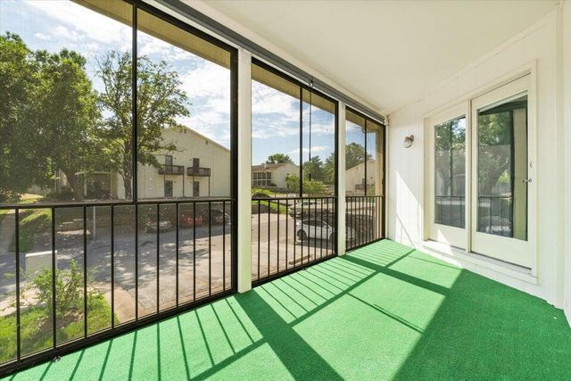 706 PARK DE VILLE PL, Columbia, MO 65203