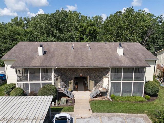 706 PARK DE VILLE PL, Columbia, MO 65203