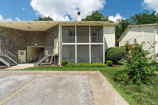 706 PARK DE VILLE PL, Columbia, MO 65203