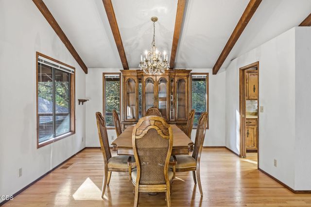 1618 Azalea Drive, Grants Pass, OR 97526