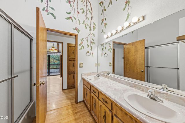 1618 Azalea Drive, Grants Pass, OR 97526
