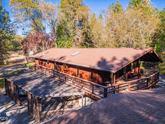 1618 Azalea Drive, Grants Pass, OR 97526