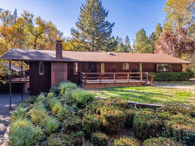 1618 Azalea Drive, Grants Pass, OR 97526