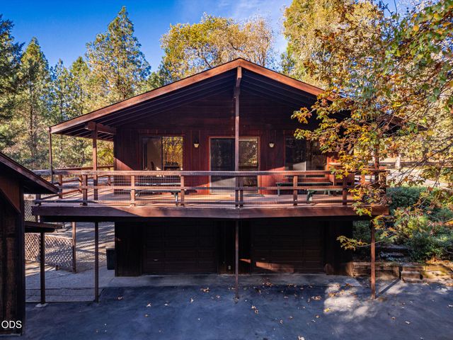 1618 Azalea Drive, Grants Pass, OR 97526