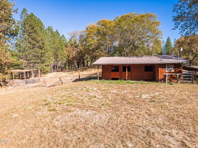 1618 Azalea Drive, Grants Pass, OR 97526