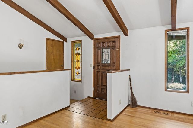 1618 Azalea Drive, Grants Pass, OR 97526