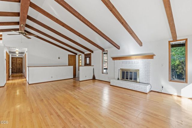 1618 Azalea Drive, Grants Pass, OR 97526