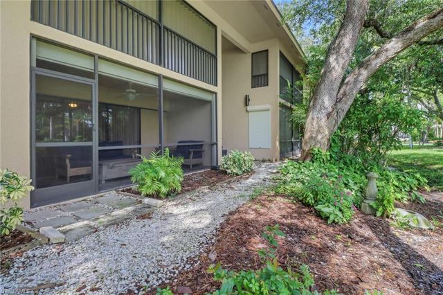 7115 Lakeridge CT 110, Fort Myers, FL 33907