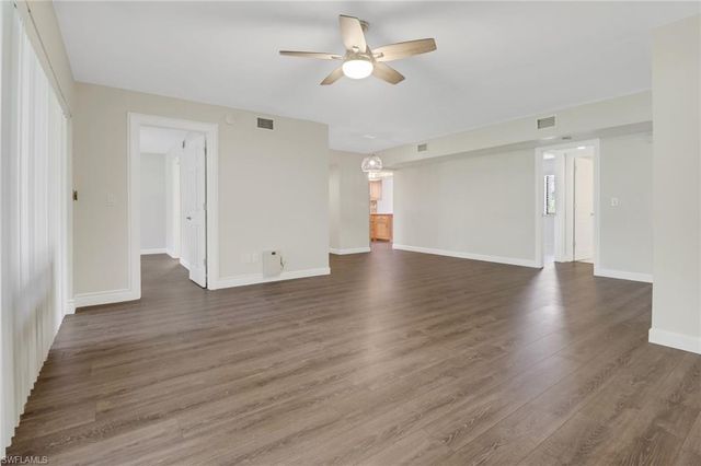 7115 Lakeridge CT 110, Fort Myers, FL 33907