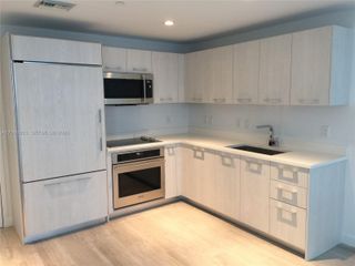 45 SW 9 st 1607, Miami, FL 33131