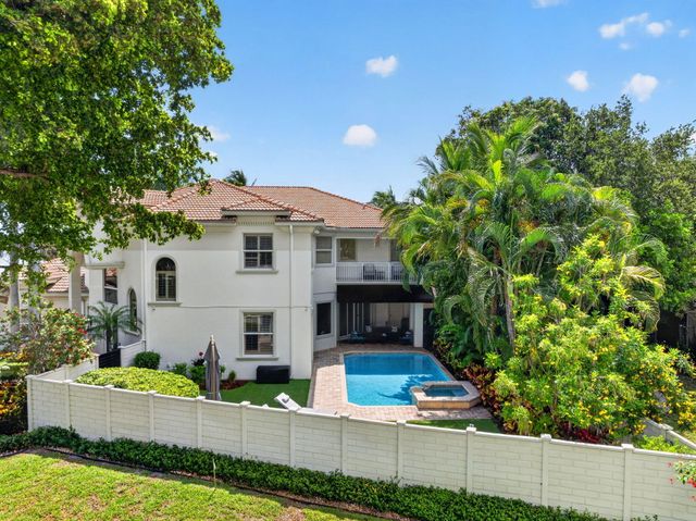 2844 NE 26th Avenue, Lighthouse Point, FL 33064