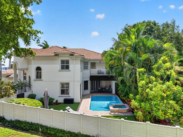 2844 NE 26th Avenue, Lighthouse Point, FL 33064