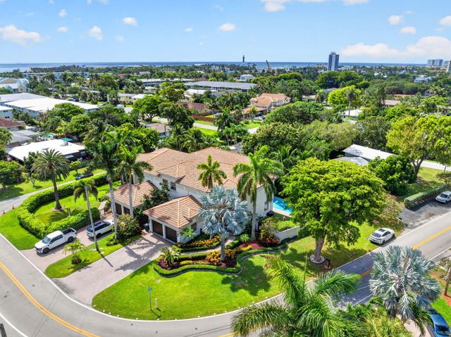 2844 NE 26th Avenue, Lighthouse Point, FL 33064