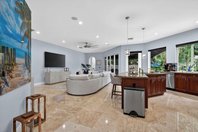 2844 NE 26th Avenue, Lighthouse Point, FL 33064