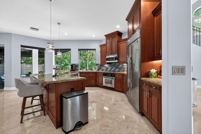 2844 NE 26th Avenue, Lighthouse Point, FL 33064