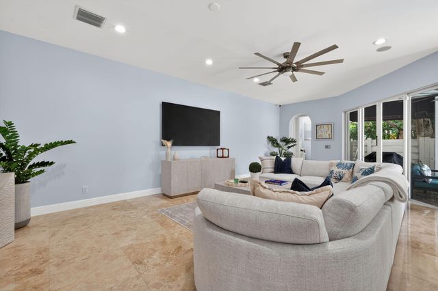 2844 NE 26th Avenue, Lighthouse Point, FL 33064