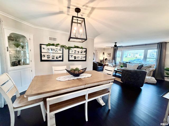 326 W KNOLL CREST Drive, Peoria, IL 61614