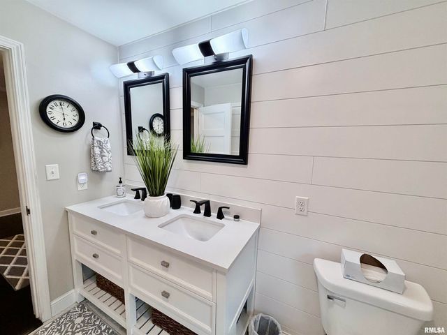 326 W KNOLL CREST Drive, Peoria, IL 61614