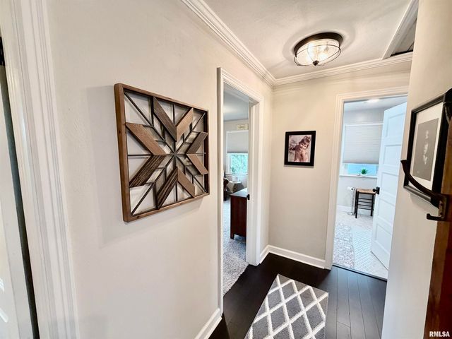 326 W KNOLL CREST Drive, Peoria, IL 61614