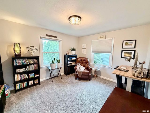 326 W KNOLL CREST Drive, Peoria, IL 61614