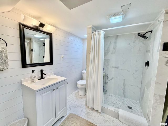 326 W KNOLL CREST Drive, Peoria, IL 61614