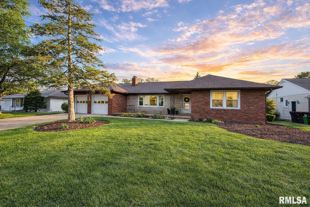 326 W KNOLL CREST Drive, Peoria, IL 61614