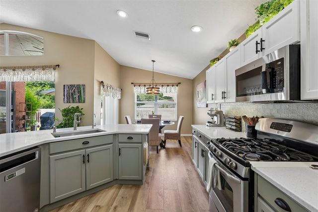2708 VALENCIA GROVE DRIVE, Valrico, FL 33596