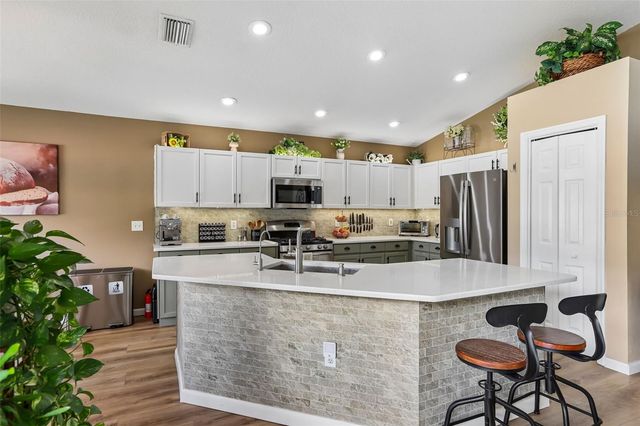 2708 VALENCIA GROVE DRIVE, Valrico, FL 33596