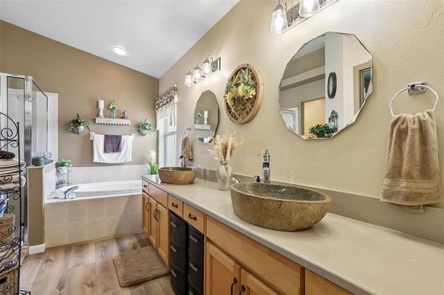 2708 VALENCIA GROVE DRIVE, Valrico, FL 33596