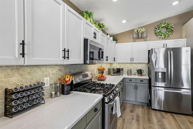 2708 VALENCIA GROVE DRIVE, Valrico, FL 33596