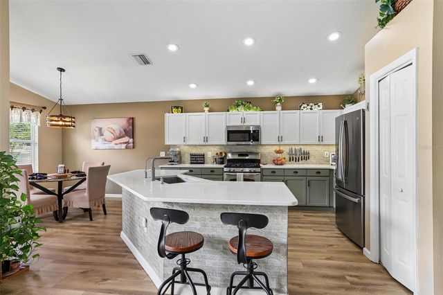 2708 VALENCIA GROVE DRIVE, Valrico, FL 33596