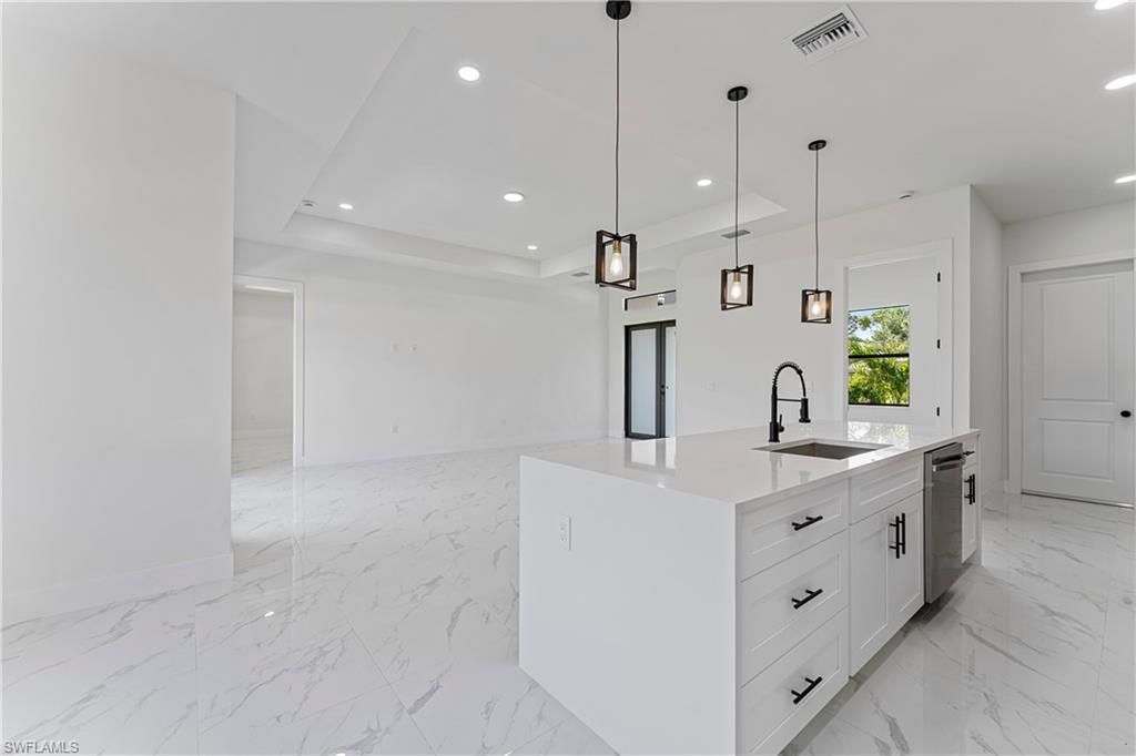 722 Phelps ST E, LEHIGH ACRES, FL 33974 — photo 4