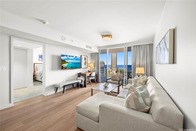 2139 Kuhio Avenue 1705, Honolulu, HI 96815