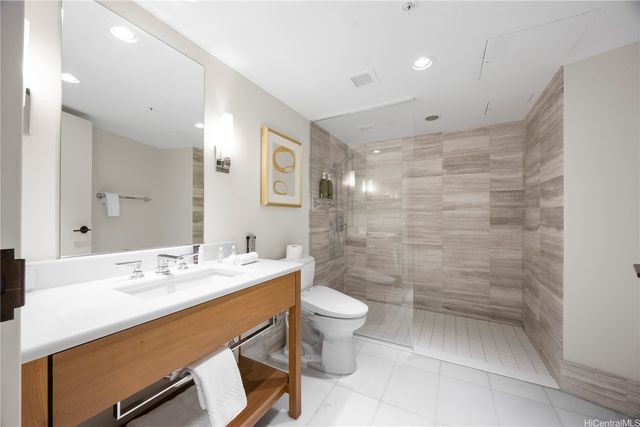 2139 Kuhio Avenue 1705, Honolulu, HI 96815