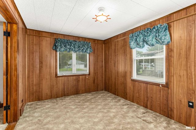 116 LAKEWOOD Avenue, East Peoria, IL 61611