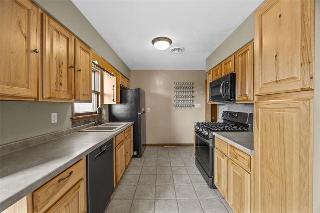 4018 Dalewood Avenue SE, Cedar Rapids, IA 52403