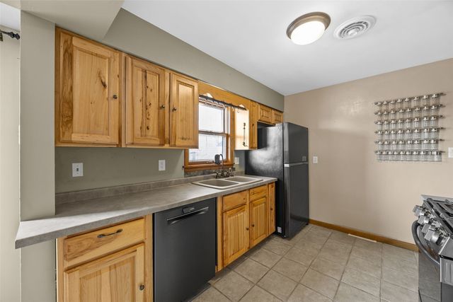 4018 Dalewood Avenue SE, Cedar Rapids, IA 52403