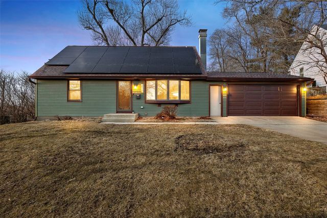 4018 Dalewood Avenue SE, Cedar Rapids, IA 52403