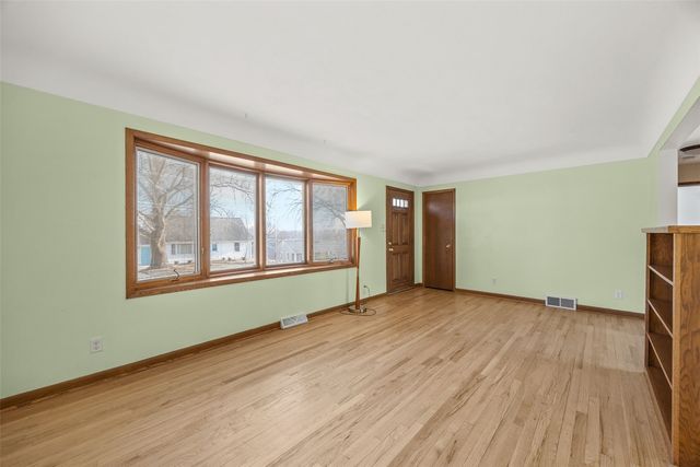 4018 Dalewood Avenue SE, Cedar Rapids, IA 52403