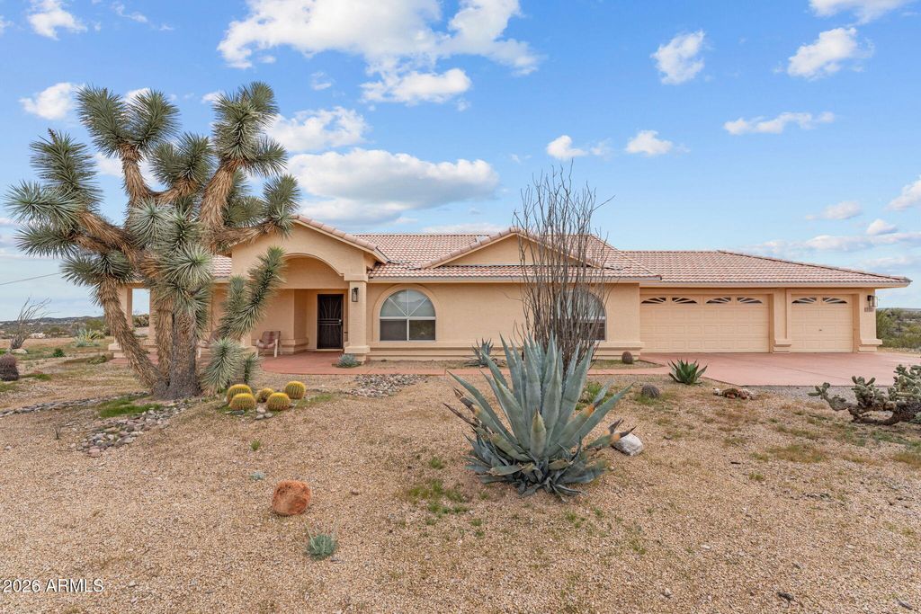 1315 N MULE DEER Trail, Wickenburg, AZ 85390 — exterior