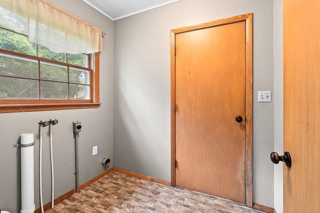 1618 S RIVERDALE DRIVE, Appleton, WI 54914