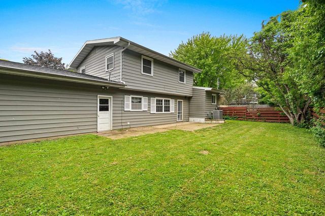 1618 S RIVERDALE DRIVE, Appleton, WI 54914