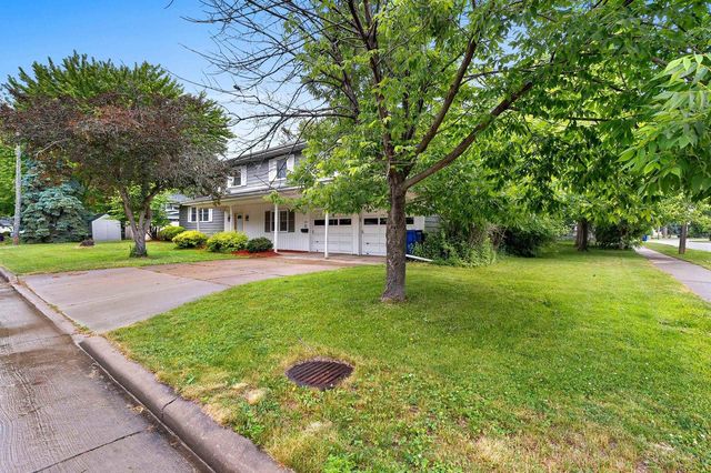 1618 S RIVERDALE DRIVE, Appleton, WI 54914