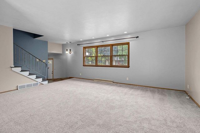 1618 S RIVERDALE DRIVE, Appleton, WI 54914