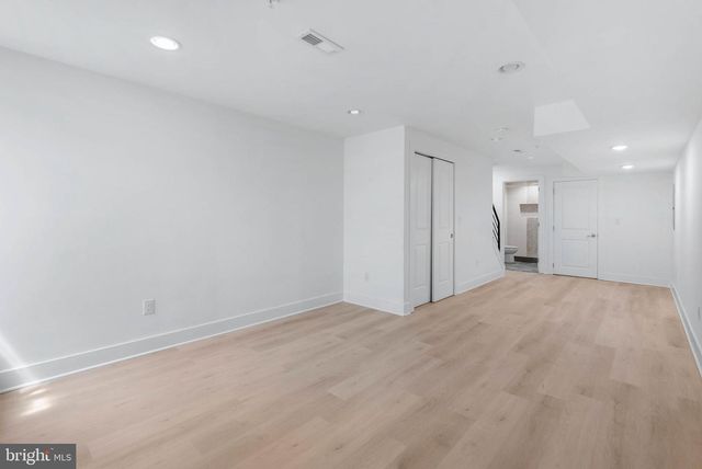 2242 N HOWARD ST, Philadelphia, PA 19133