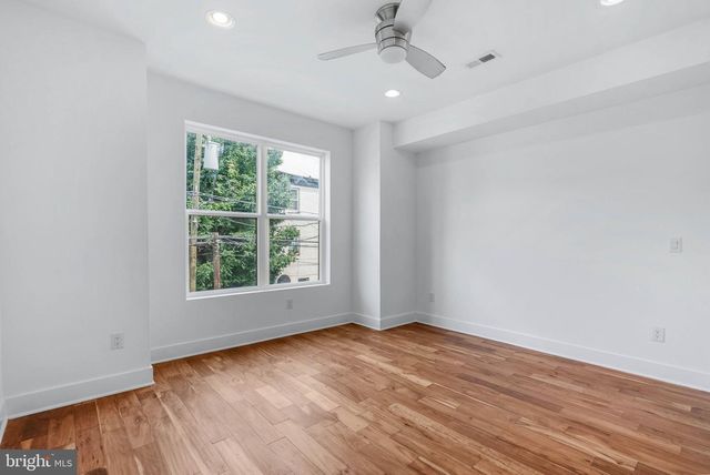 2242 N HOWARD ST, Philadelphia, PA 19133